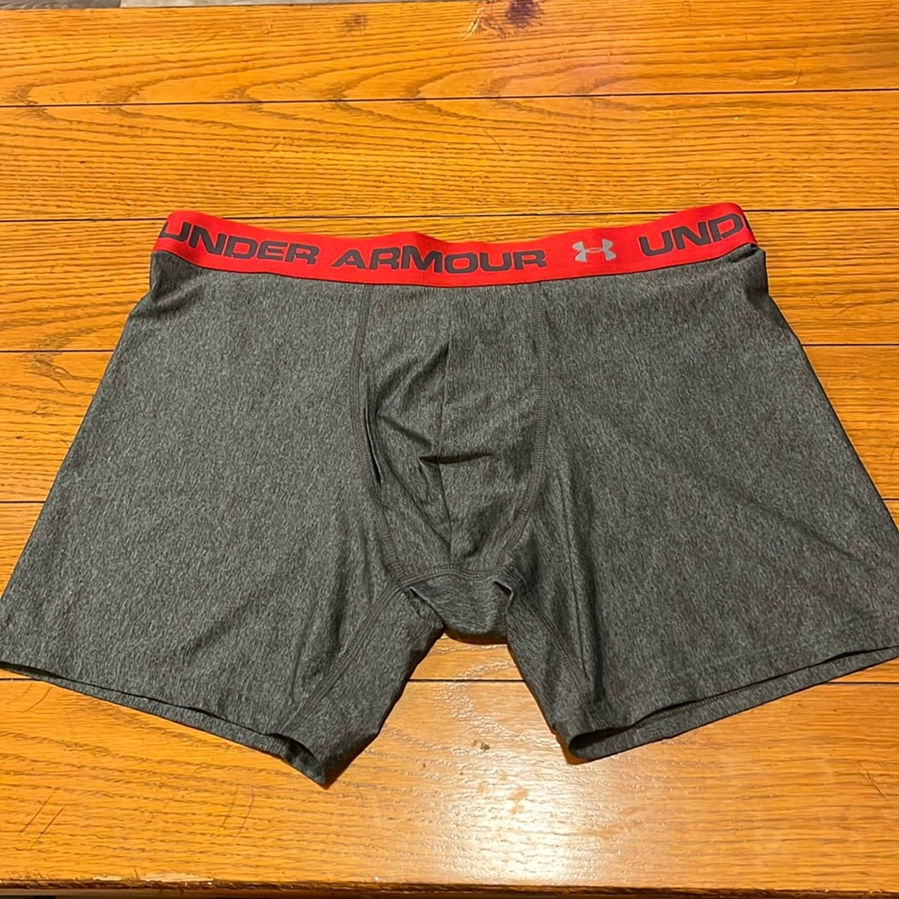 Men’s Under Armour boxer briefs